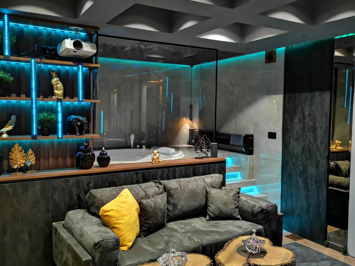 Smart Luxury Penthouse Suites - Private Sauna, Hot-Tub, Home Cinema At The Best Location In สโกเปีย ภายนอก รูปภาพ