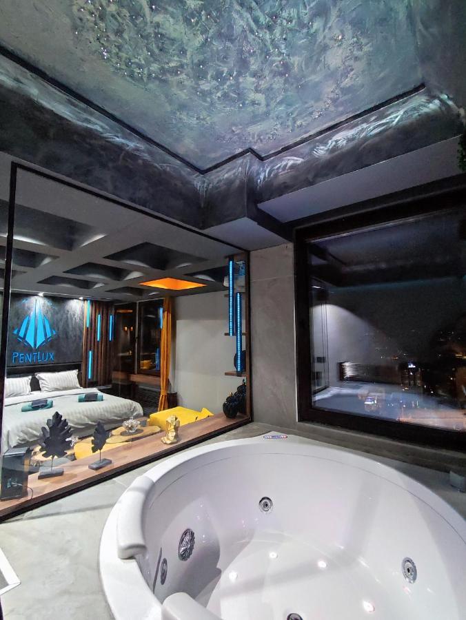 Smart Luxury Penthouse Suites - Private Sauna, Hot-Tub, Home Cinema At The Best Location In สโกเปีย ภายนอก รูปภาพ