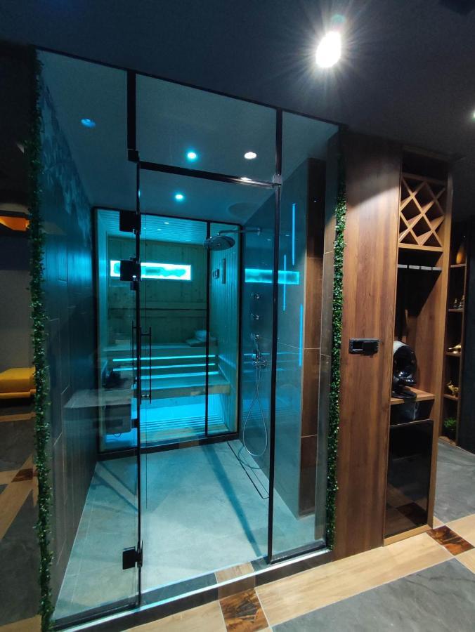 Smart Luxury Penthouse Suites - Private Sauna, Hot-Tub, Home Cinema At The Best Location In สโกเปีย ภายนอก รูปภาพ