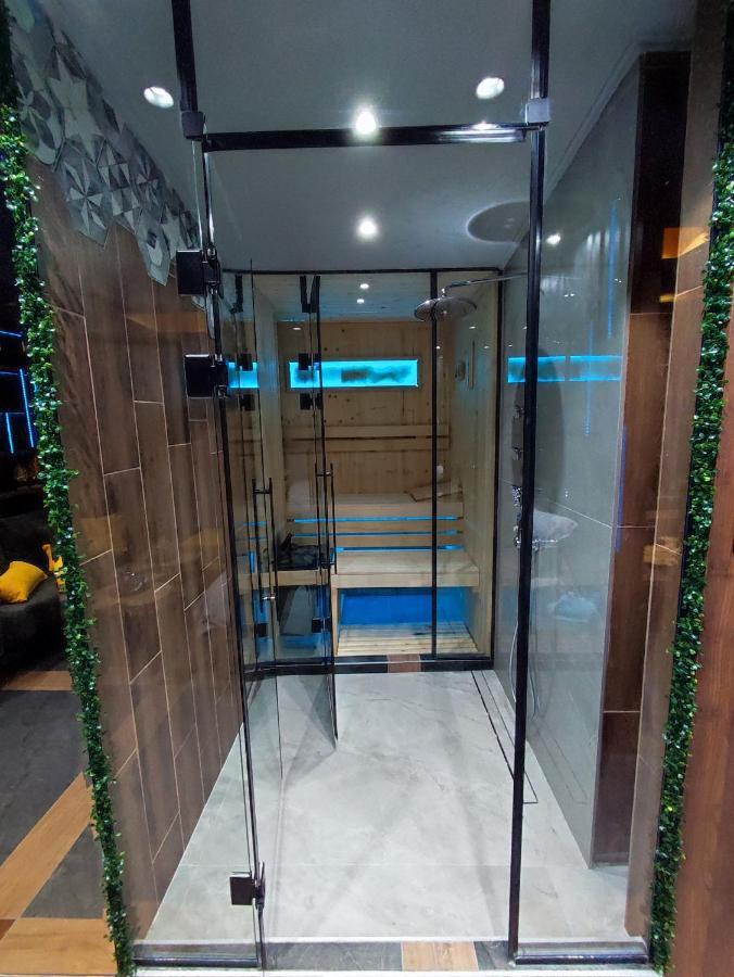 Smart Luxury Penthouse Suites - Private Sauna, Hot-Tub, Home Cinema At The Best Location In สโกเปีย ภายนอก รูปภาพ