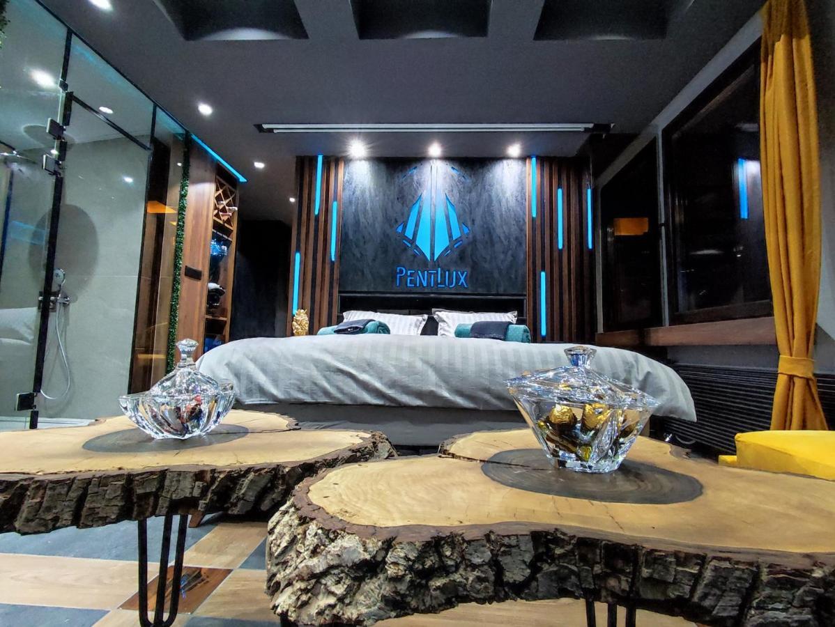 Smart Luxury Penthouse Suites - Private Sauna, Hot-Tub, Home Cinema At The Best Location In สโกเปีย ภายนอก รูปภาพ