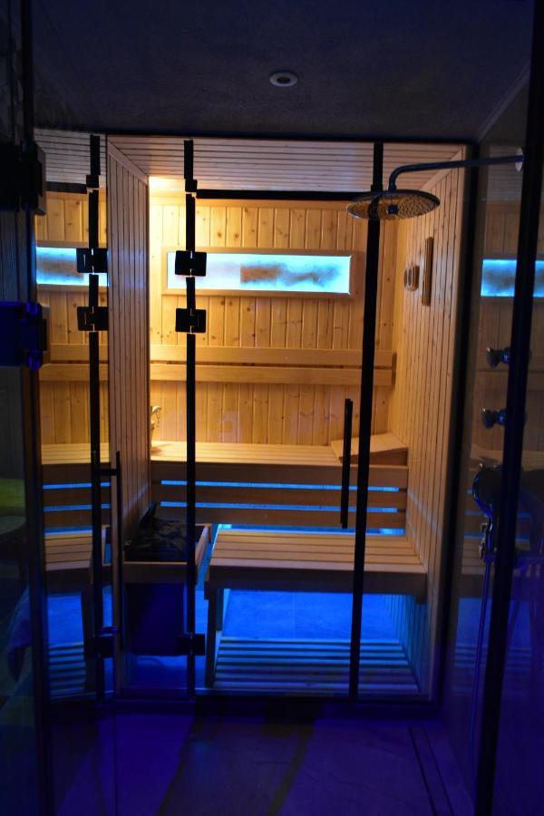 Smart Luxury Penthouse Suites - Private Sauna, Hot-Tub, Home Cinema At The Best Location In สโกเปีย ภายนอก รูปภาพ