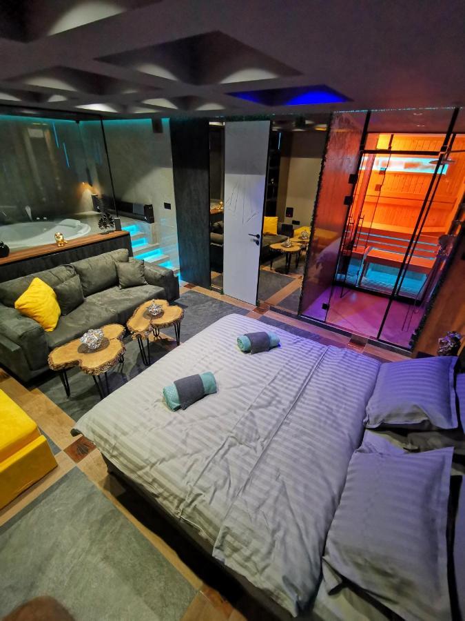 Smart Luxury Penthouse Suites - Private Sauna, Hot-Tub, Home Cinema At The Best Location In สโกเปีย ภายนอก รูปภาพ