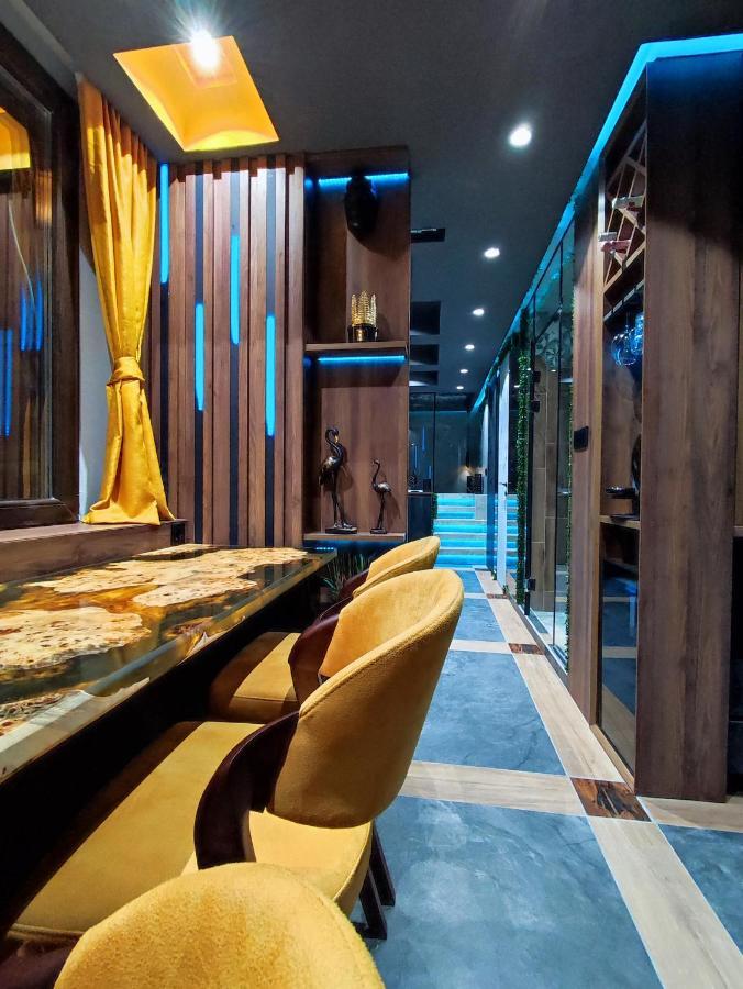 Smart Luxury Penthouse Suites - Private Sauna, Hot-Tub, Home Cinema At The Best Location In สโกเปีย ภายนอก รูปภาพ