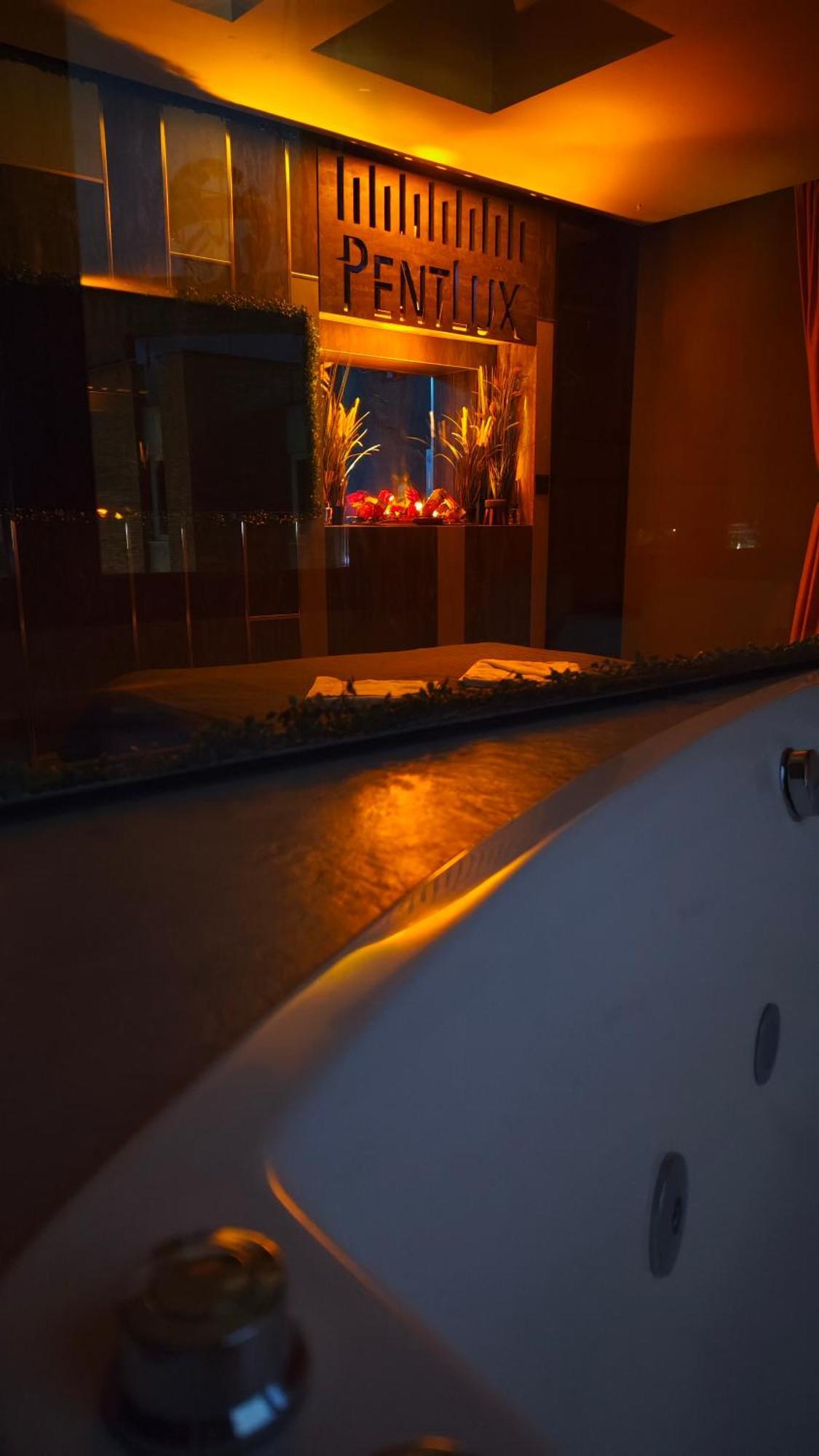 Smart Luxury Penthouse Suites - Private Sauna, Hot-Tub, Home Cinema At The Best Location In สโกเปีย ภายนอก รูปภาพ