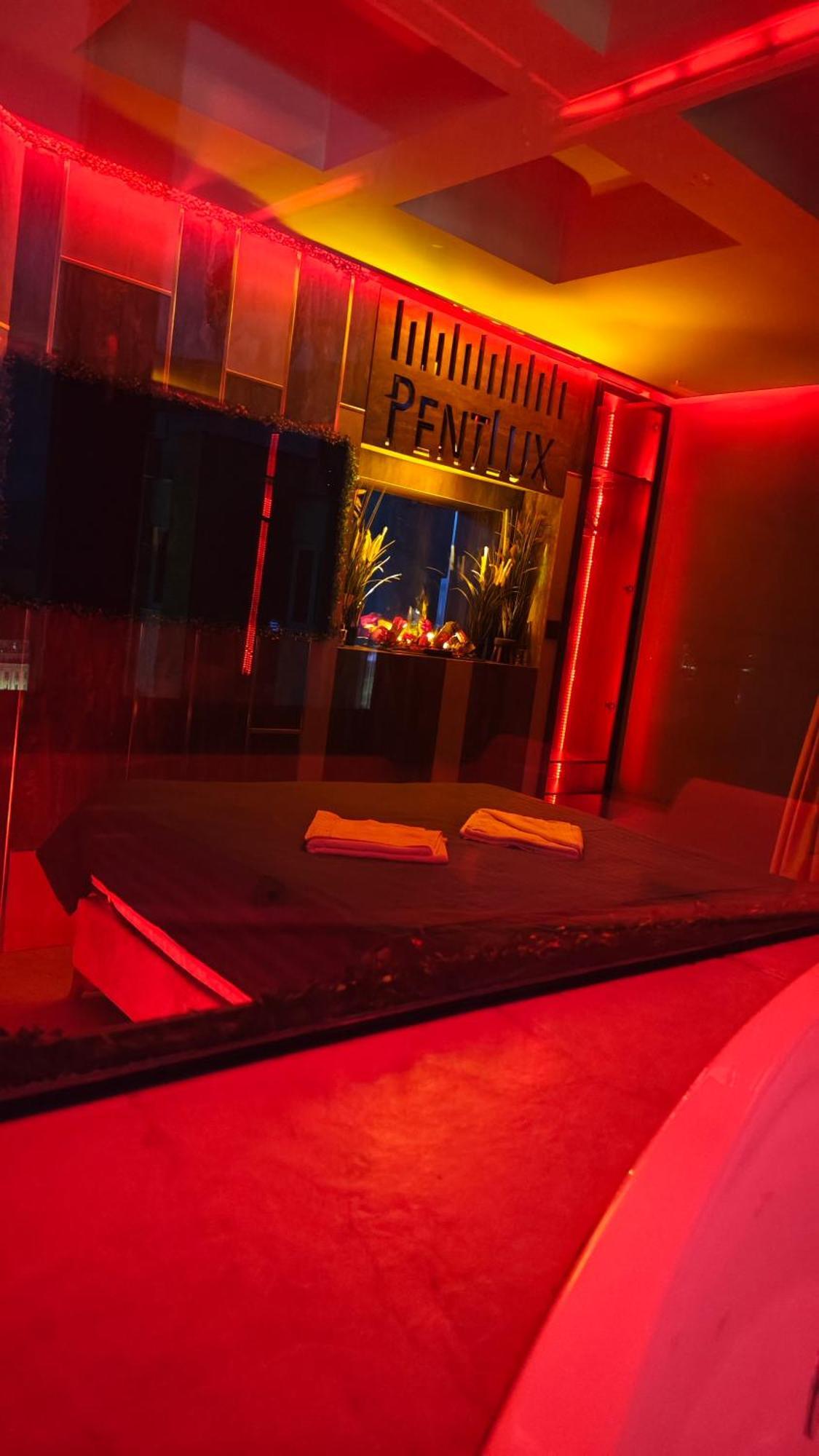 Smart Luxury Penthouse Suites - Private Sauna, Hot-Tub, Home Cinema At The Best Location In สโกเปีย ภายนอก รูปภาพ
